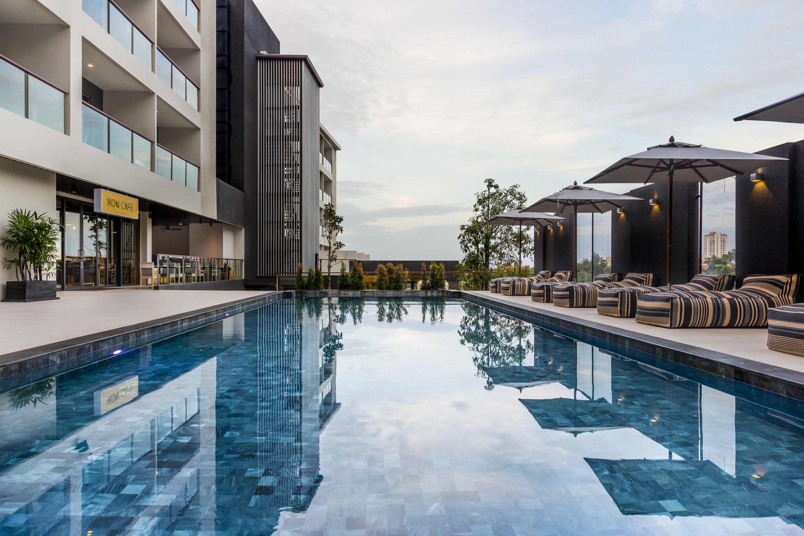 Hotel Ikon Phuket - Sha Extra Plus Karon Kültér fotó